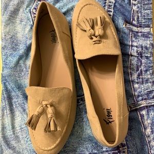 Beige Loafers with tassels